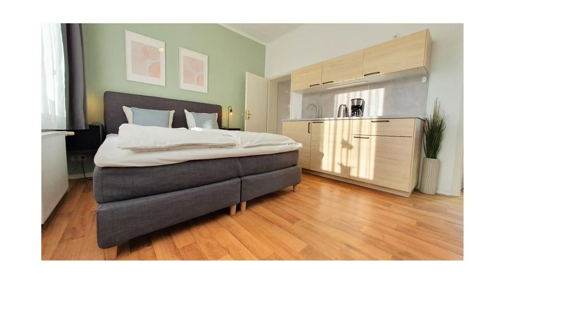Good Stay Aparthotel Mit Kostenlosen Parkplaetzen contacts