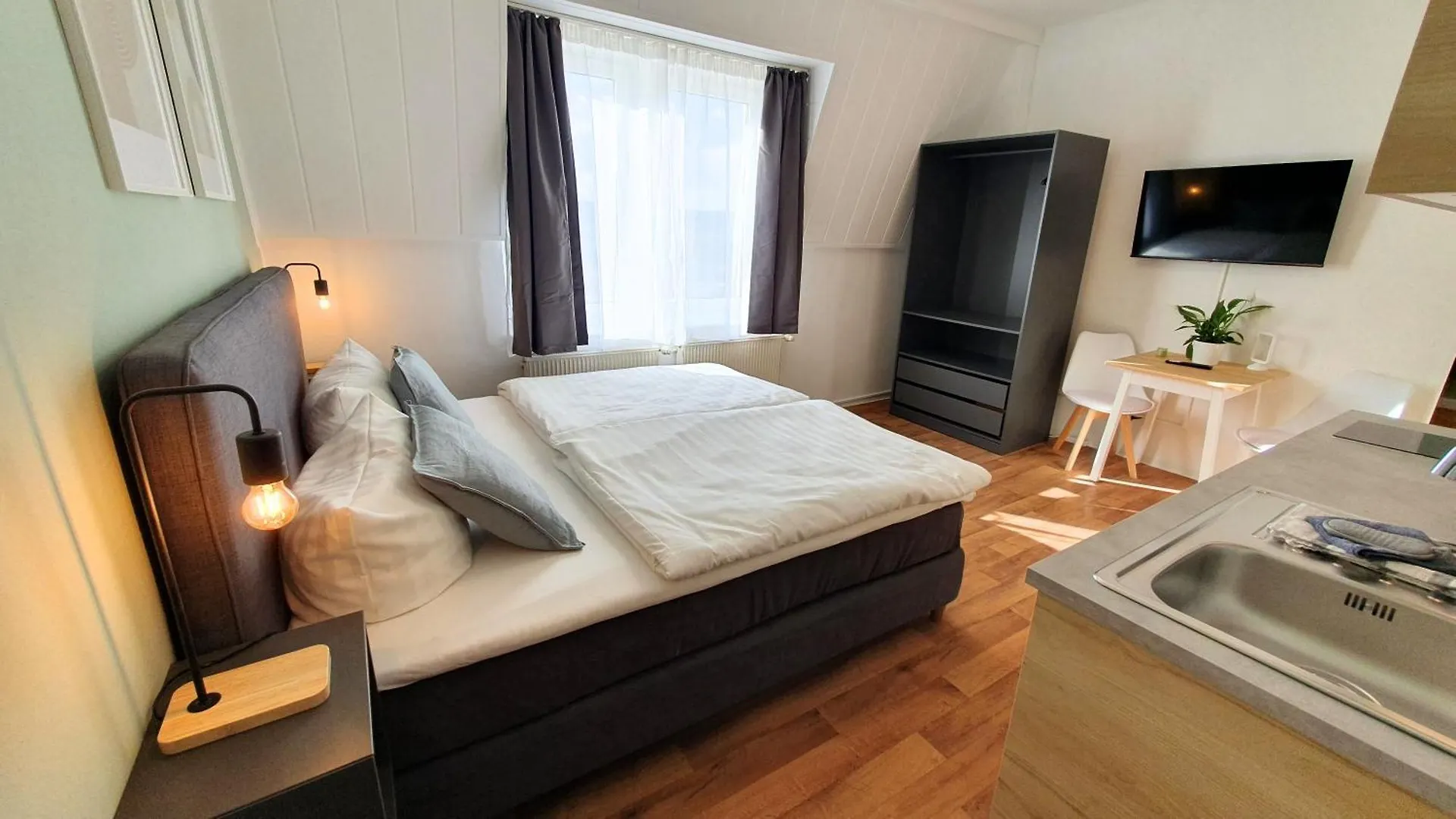 Good Stay Aparthotel Mit Kostenlosen Parkplaetzen Dresden